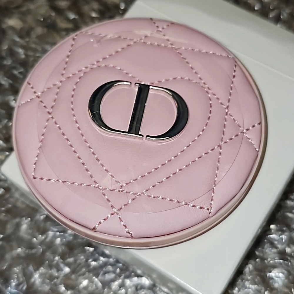 Dior pretty pink new compact mirror